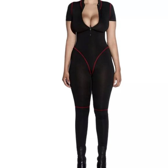 Short Sleeve Body Suit with Red Stitching - Picture 4 of 6